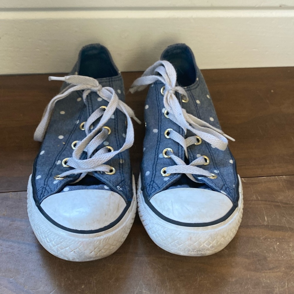 Girls converse size 3
